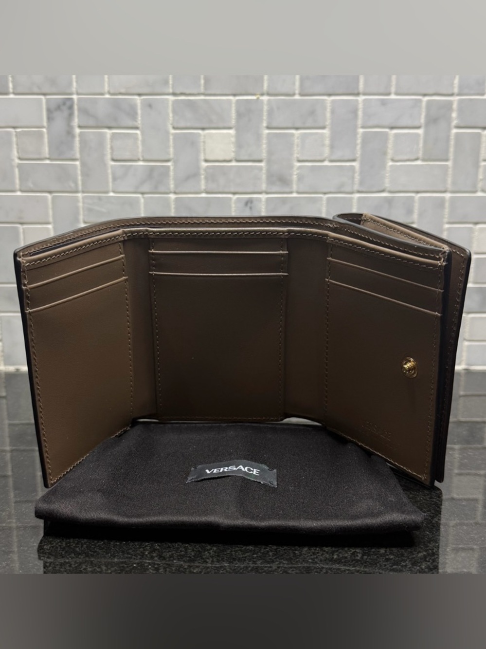 Versace Chestnut Leather Medusa Trifold Wallet Gold Logo Italy Card Holder New - Picture 6 of 11
